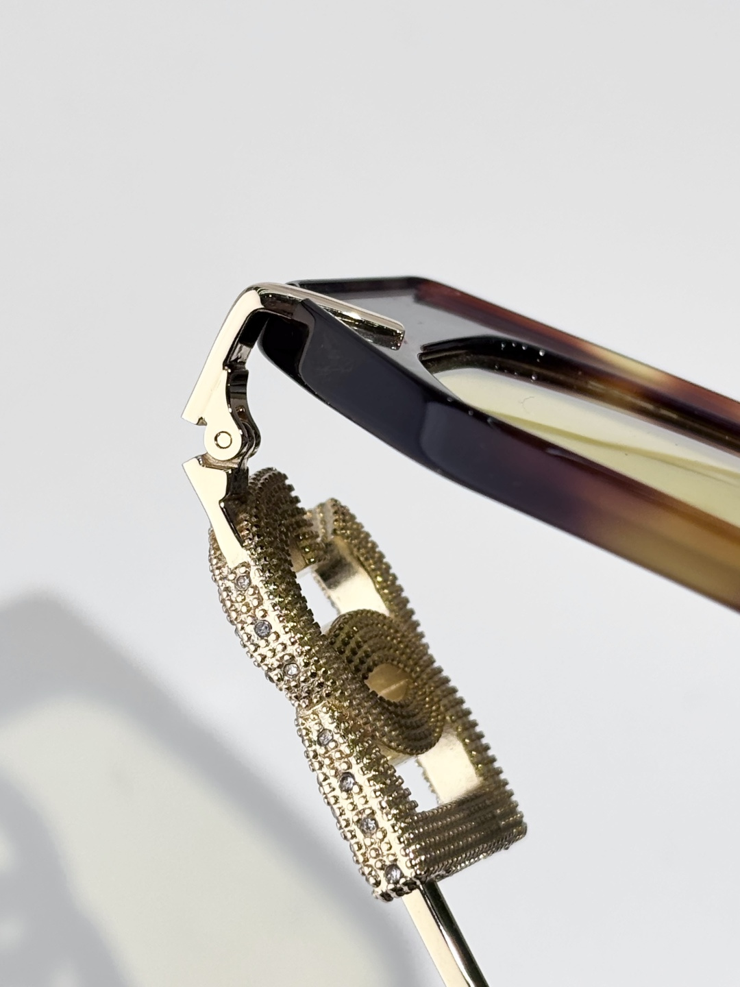 𝘿𝙊𝙇𝘾𝙀&𝙂𝘼𝘽𝘽𝘼𝙉𝘼 Mod:DG6663Size:52口16-140 Oversized