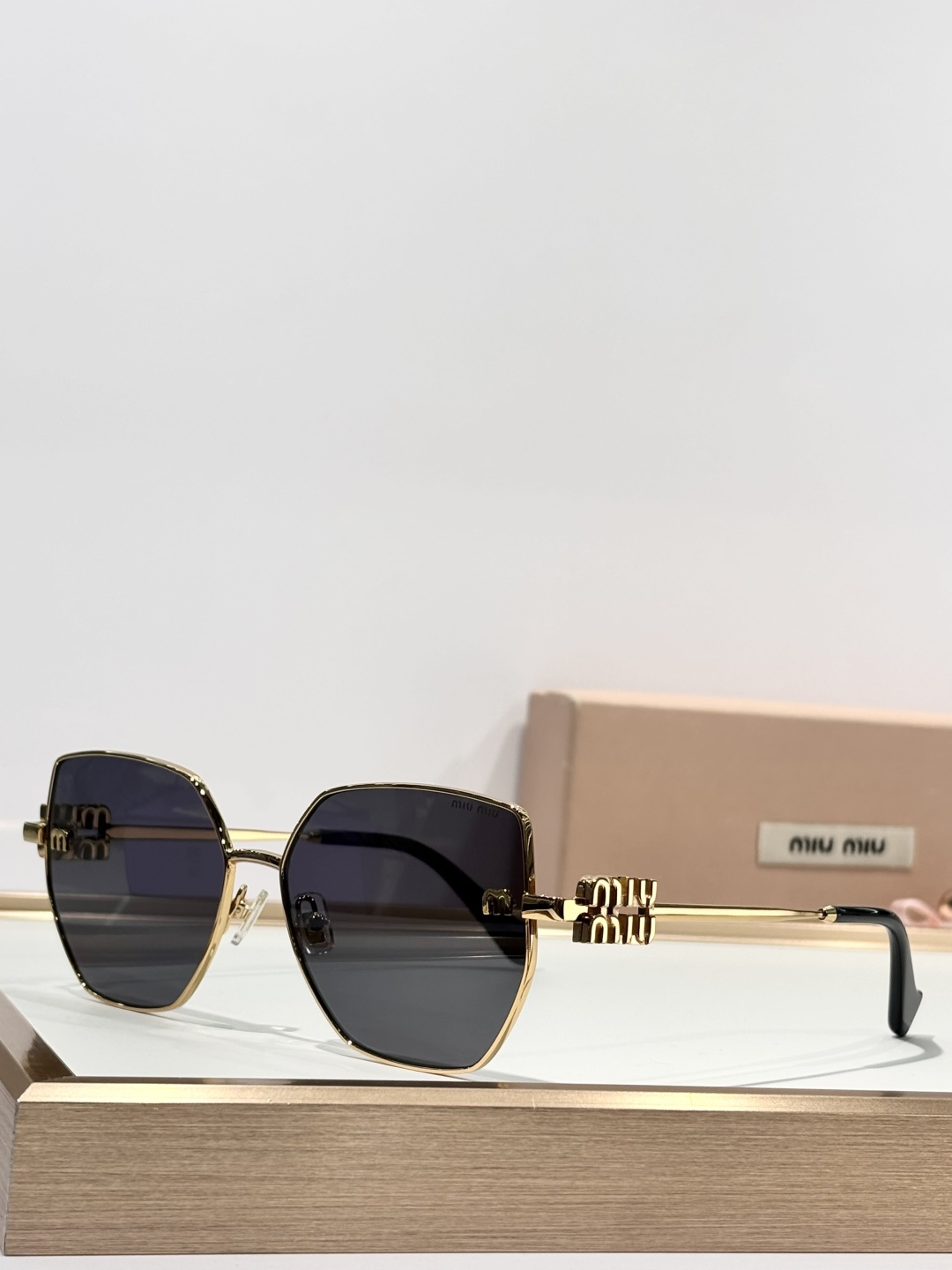 MIU MIU 
MOD：MU57ZS
Size：58口18 145
P175 