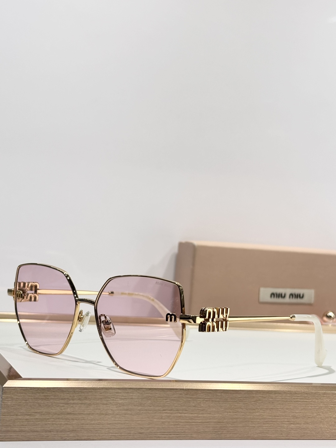 MIU MIU 
MOD：MU57ZS
Size：58口18 145
P175 