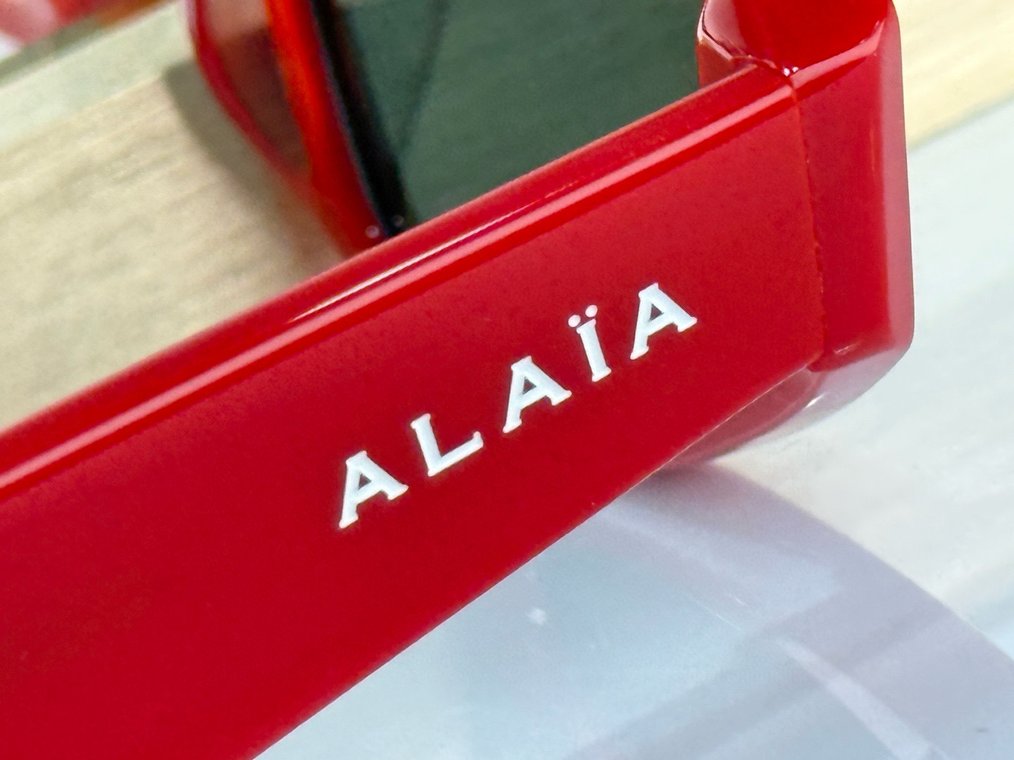 ToP quality ALAIA时间单品 MOD：AA0076SSIZE：57-17-145