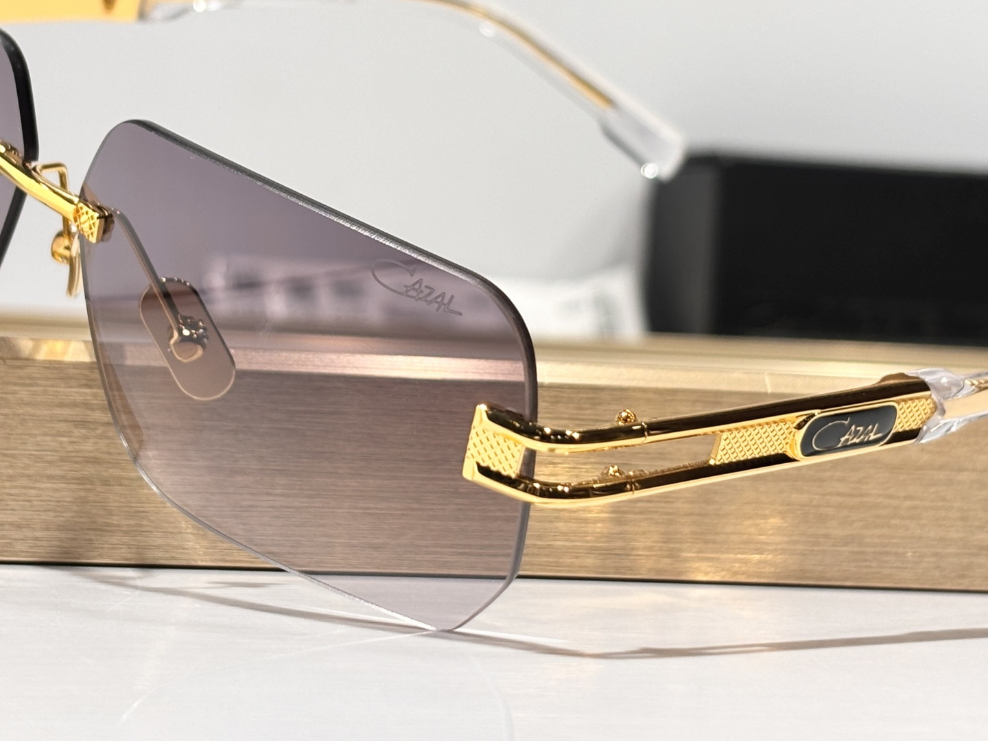 CazalMODEL：M9107SIZE：62口11-142✨