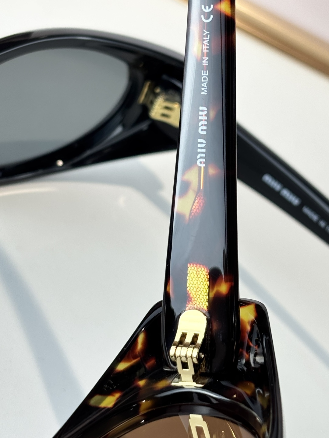 MIU MIUMODEL:MU 03ZVSIZE：53口18-140