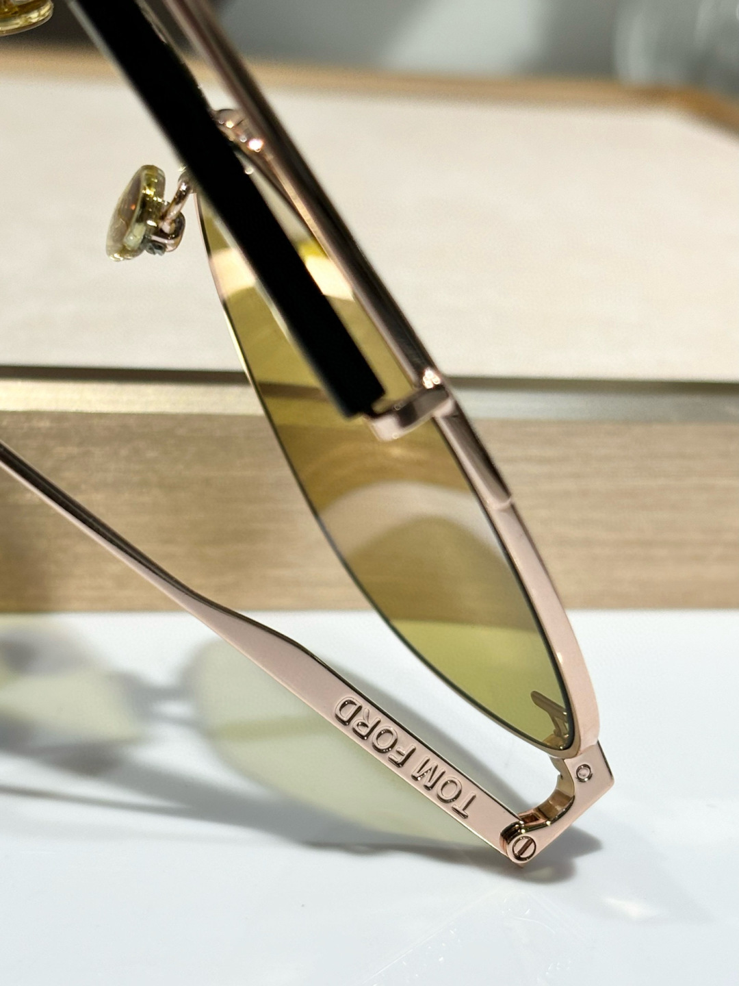 Tom FordMod：TF1018Size：60-11-145高级感十足对版鼻托