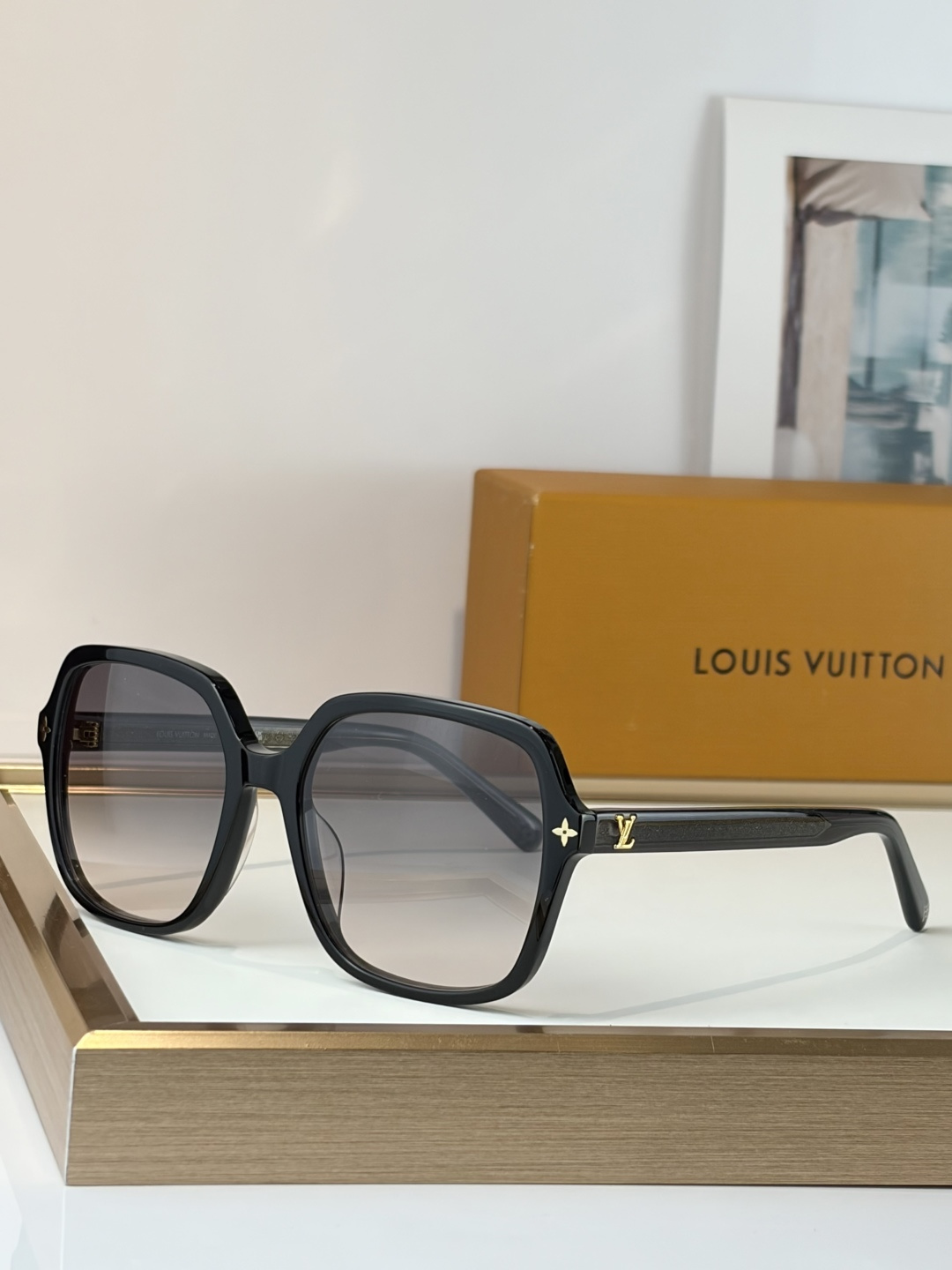 刘亦菲LOUIS VUITTOMODEL：Z3044ESIZE：56口16-145