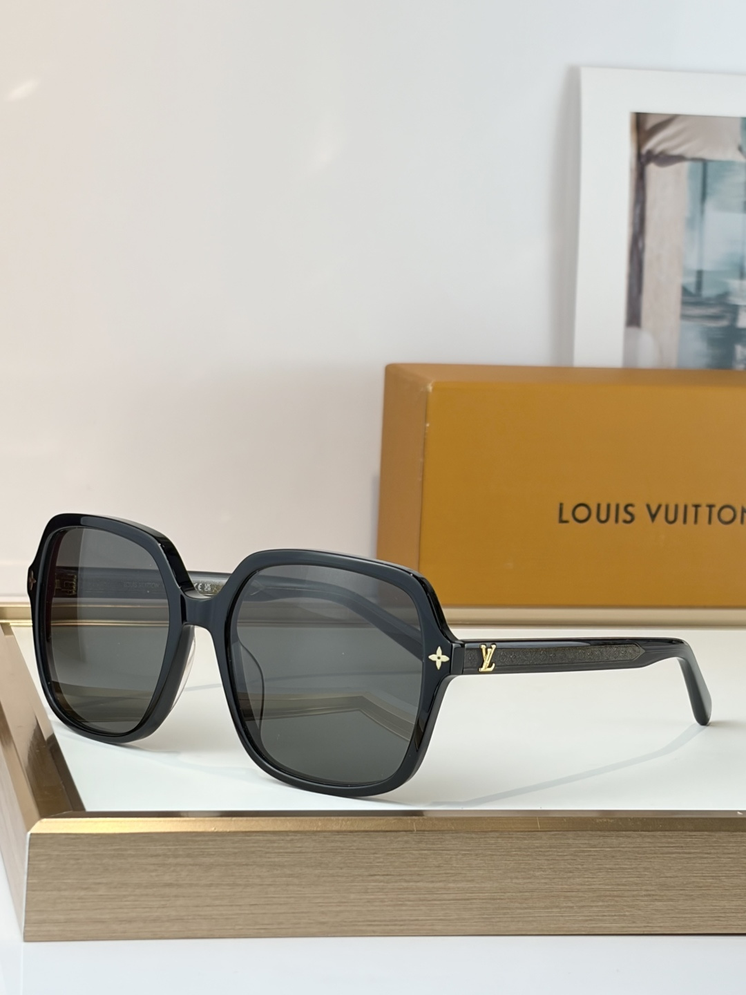 刘亦菲LOUIS VUITTOMODEL：Z3044ESIZE：56口16-145