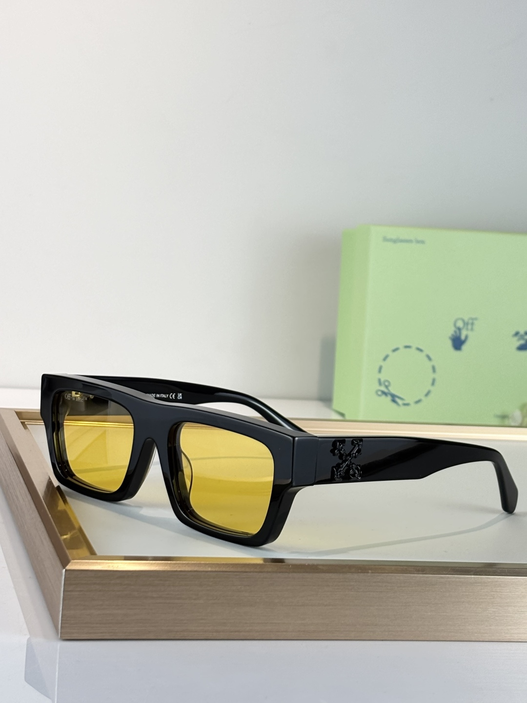 OFF WHITE MODEL：OERI145 SIZE:55口19-145