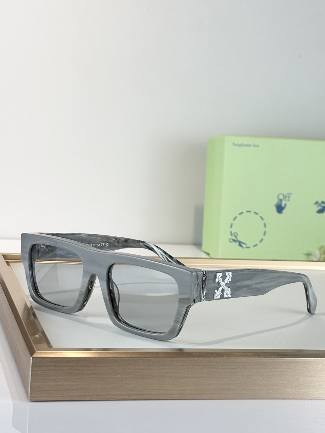 OFF WHITE MODEL：OERI145 SIZE:55口19-145