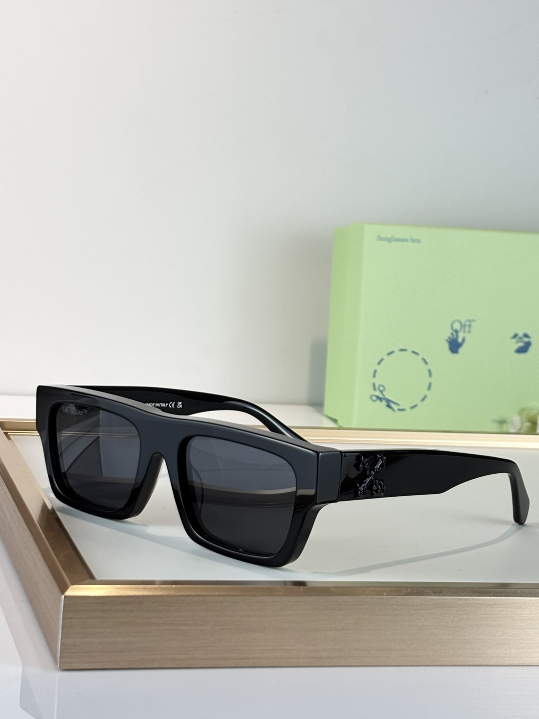 OFF WHITE MODEL：OERI145 SIZE:55口19-145