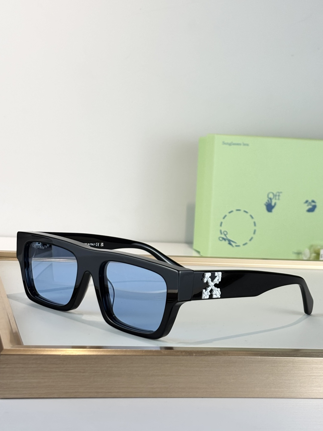 OFF WHITE MODEL：OERI145 SIZE:55口19-145