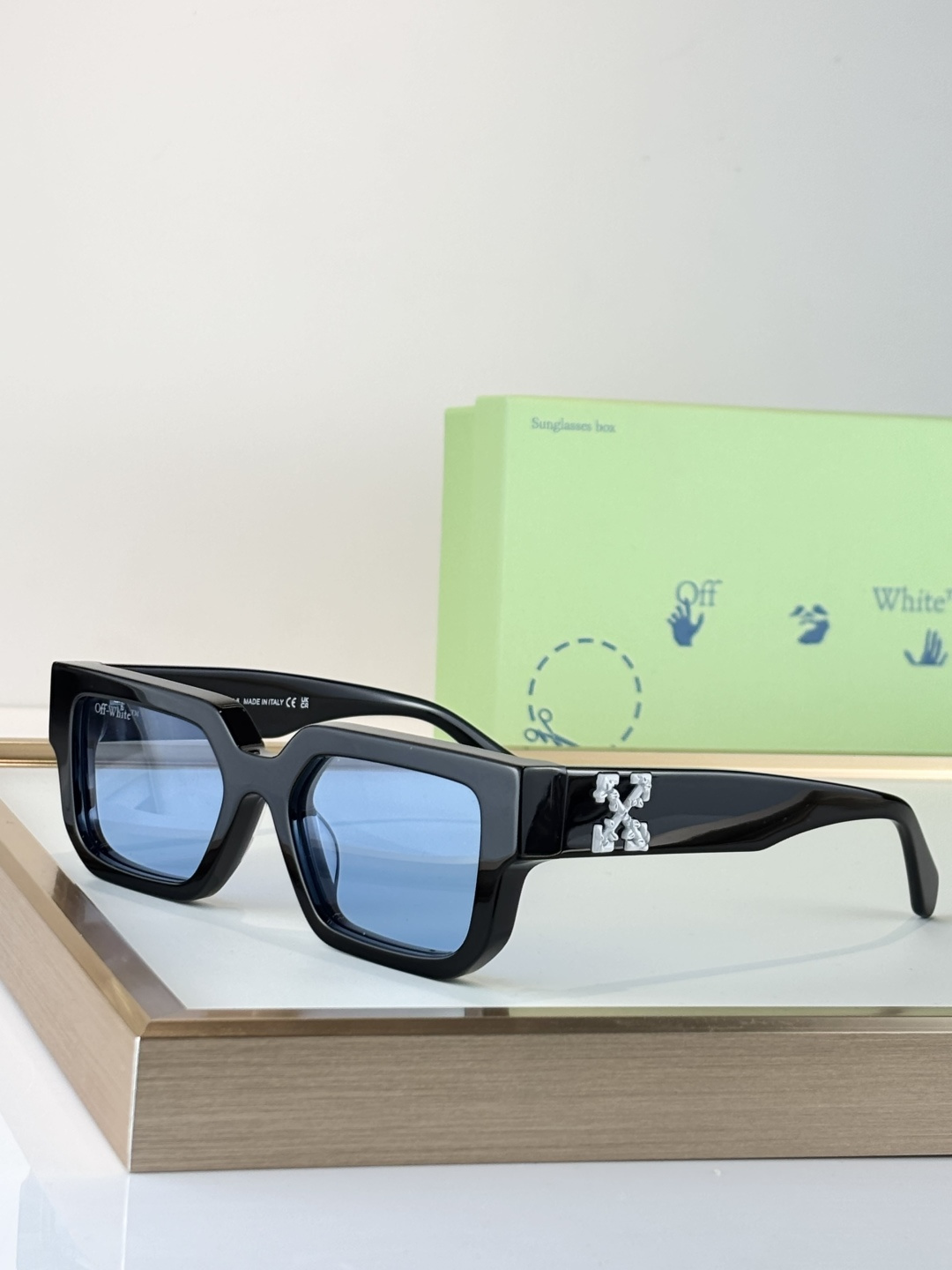 OFF WHITEMODEL:OERI146 SIZE:52口19-145