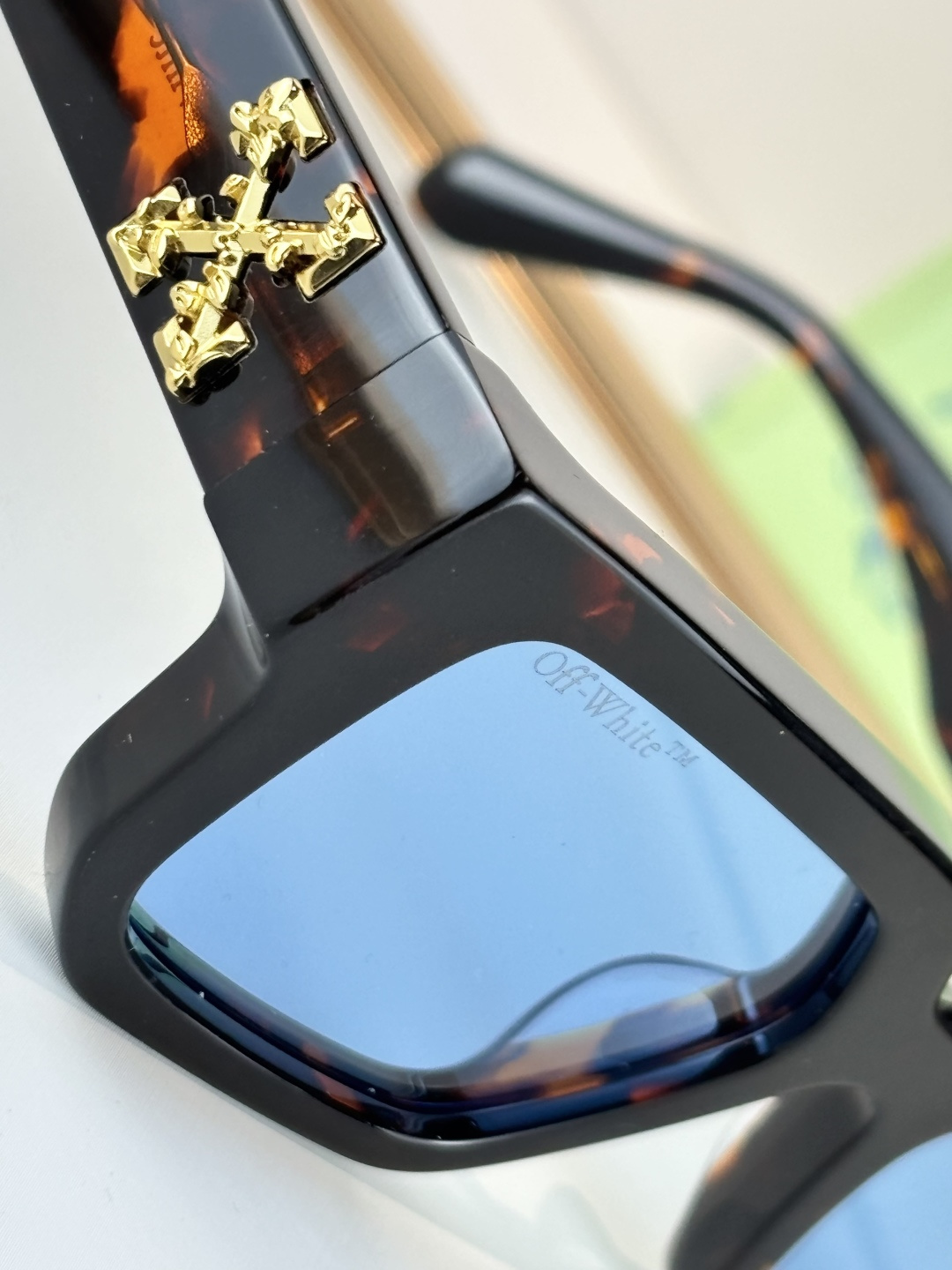 OFF WHITEMODEL:OERI146 SIZE:52口19-145