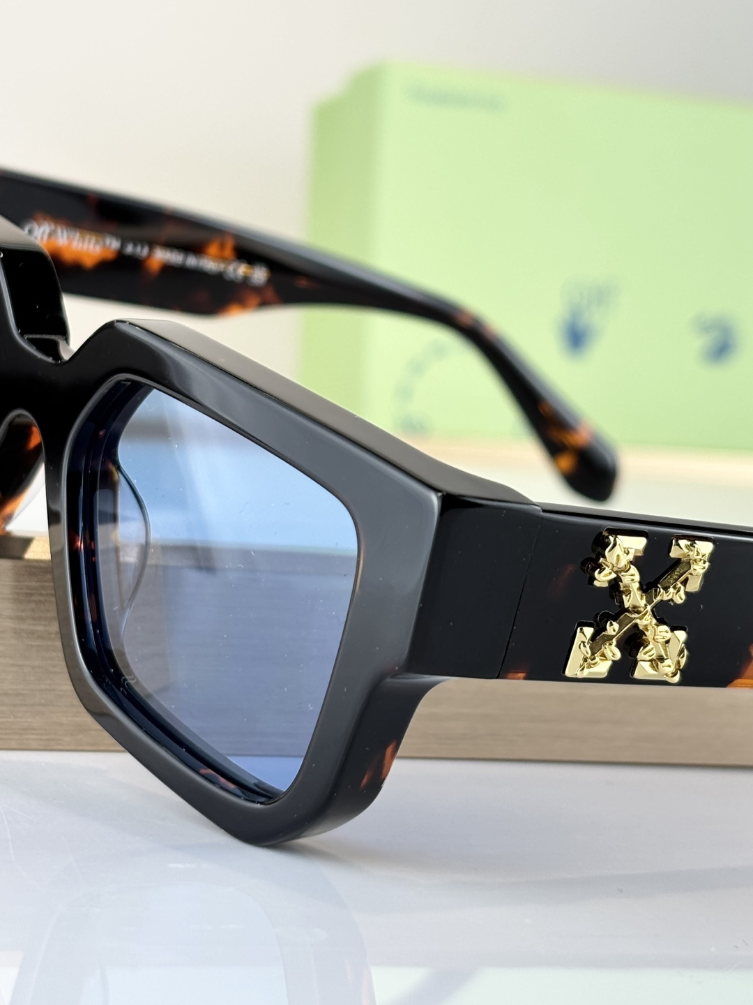 OFF WHITEMODEL:OERI146 SIZE:52口19-145