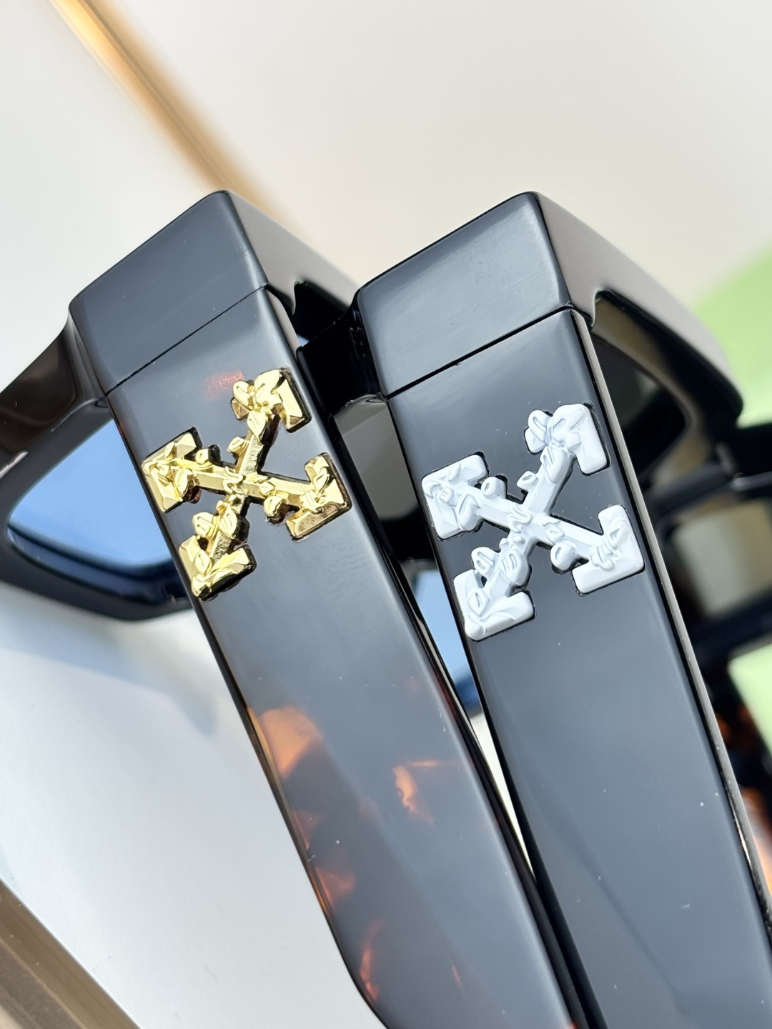 OFF WHITEMODEL:OERI146 SIZE:52口19-145