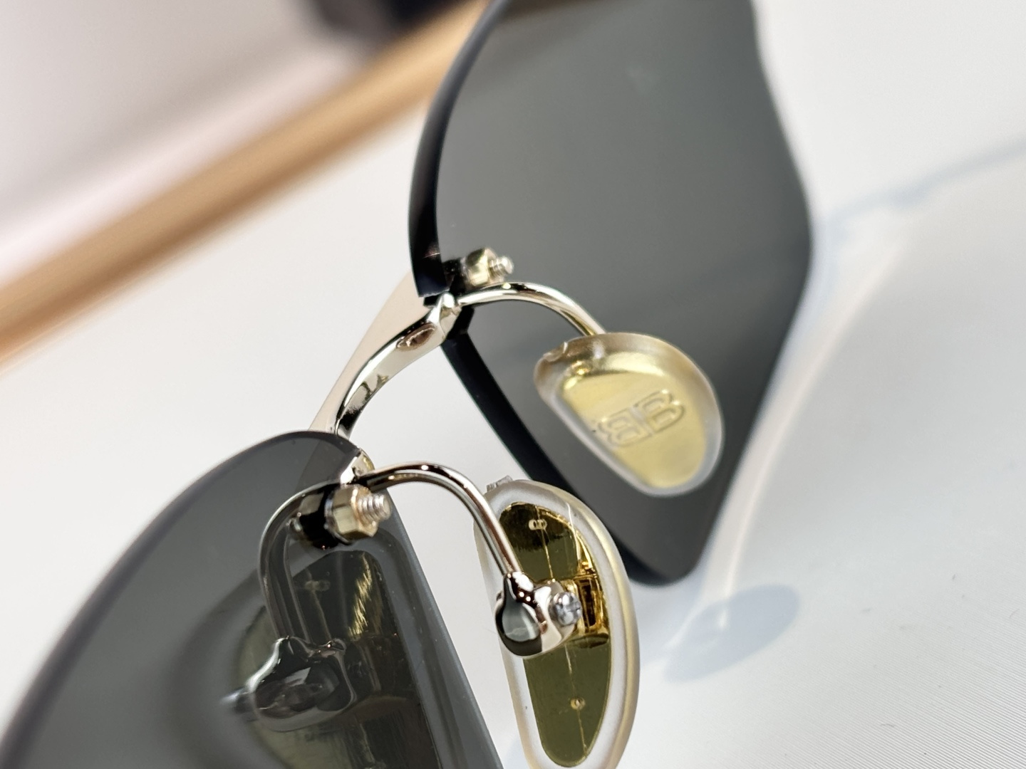 BALENCIAGAMod：BB0487SSize：63口15-145