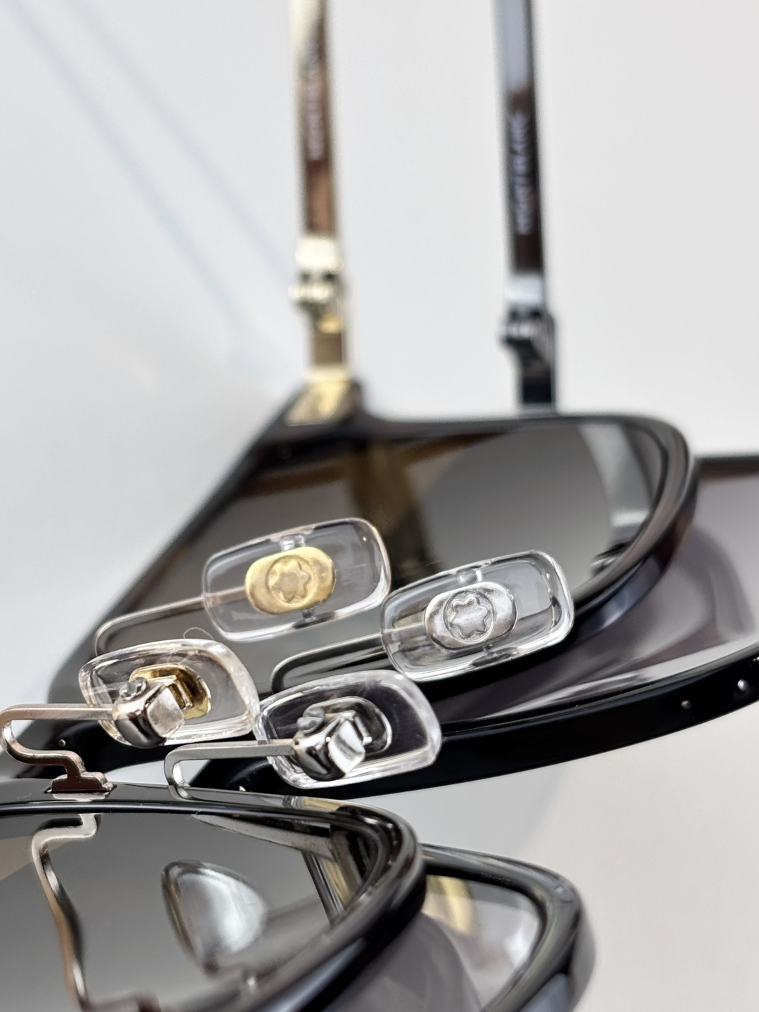 MONT BLANMODEL:MB0395ONSIZE: 52口18-145Titanium 钛 far