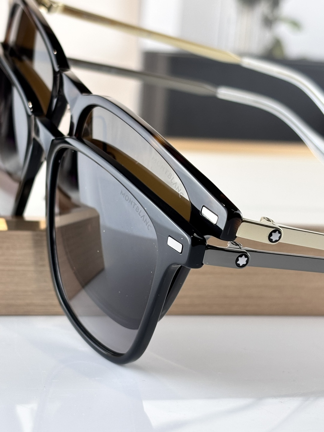 MONT BLANMODEL:MB0395ONSIZE: 52口18-145Titanium 钛 far