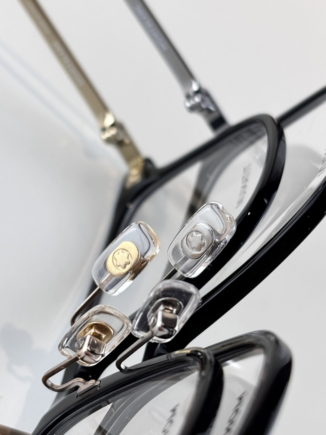 MONT BLANMODEL:MB0395ONSIZE: 52口18-145Titanium 钛 far