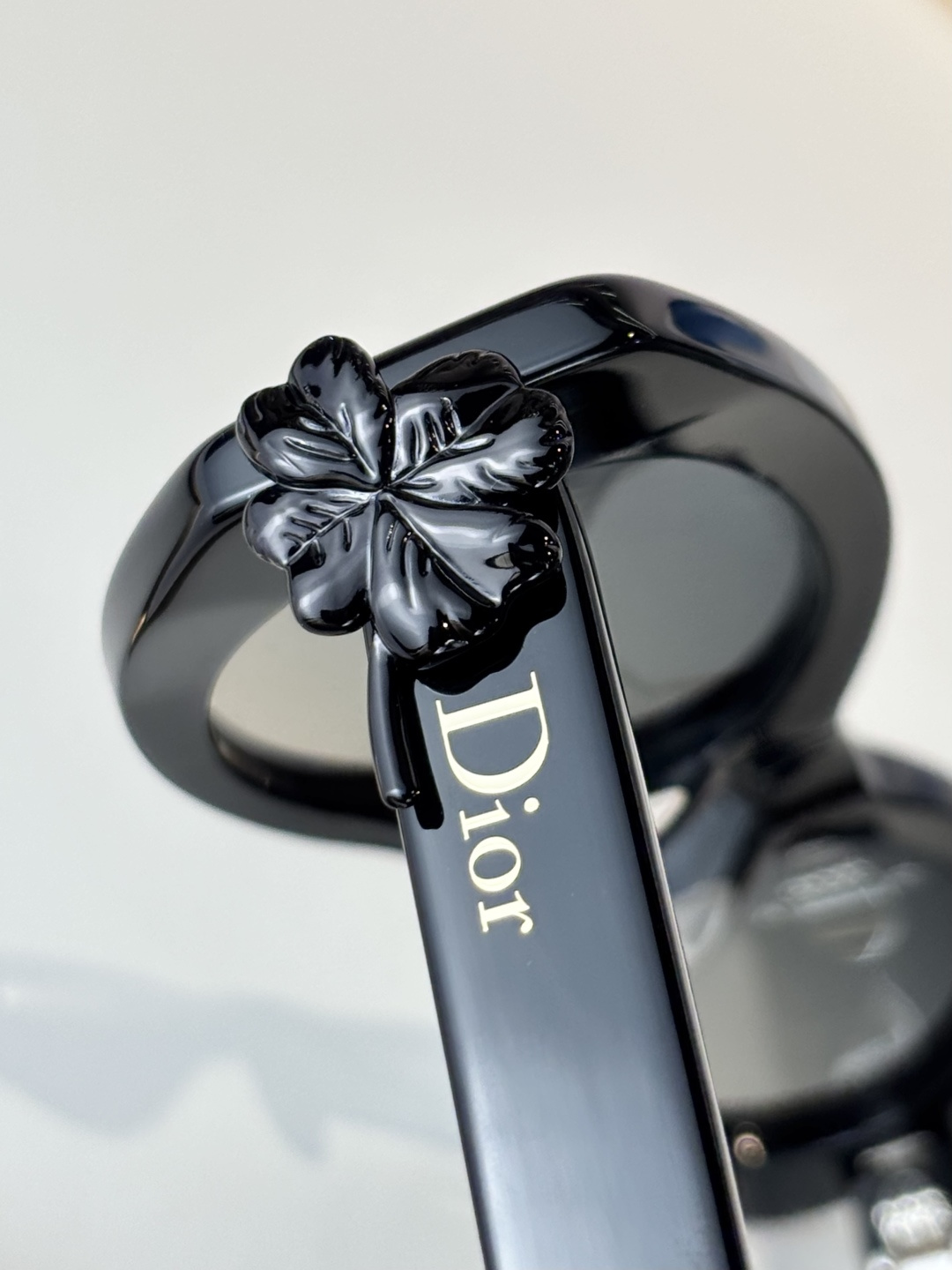 ￼ DIO*MODEL: Dior Clover B1FSIZE：54口19-140