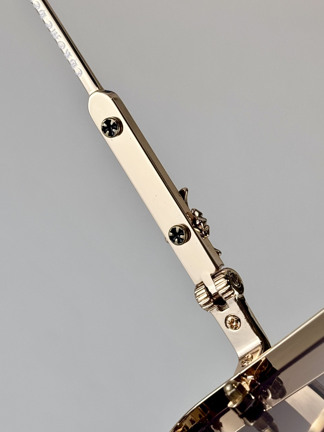 Chrome Heats Mod：LOVEROD Size：60-14-143 立体logo彰显品质 Zeiss len