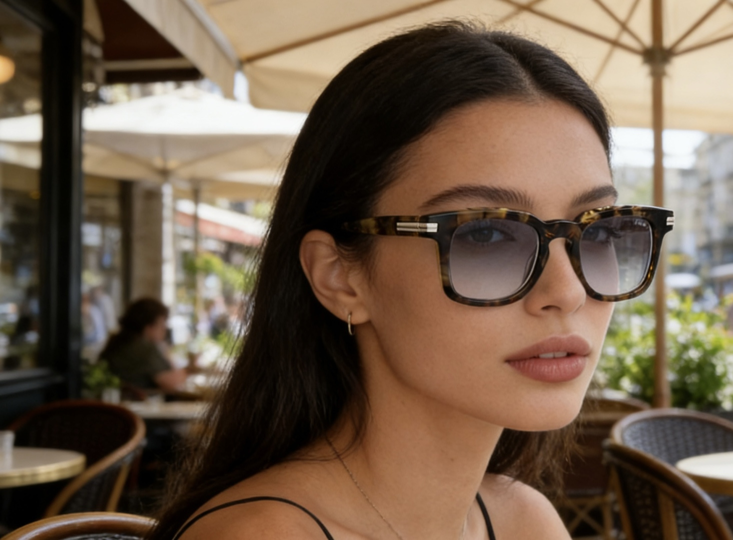 Ermenegildo ZegnaMod：EZ0230Size：50-22-145演绎全新先锋时尚优雅线