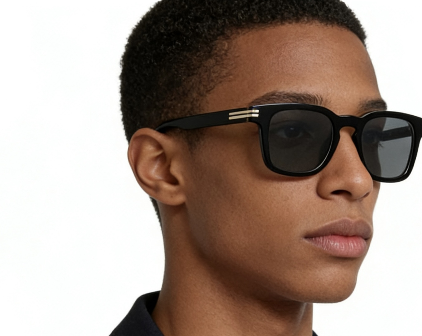 Ermenegildo ZegnaMod：EZ0230Size：50-22-145演绎全新先锋时尚优雅线