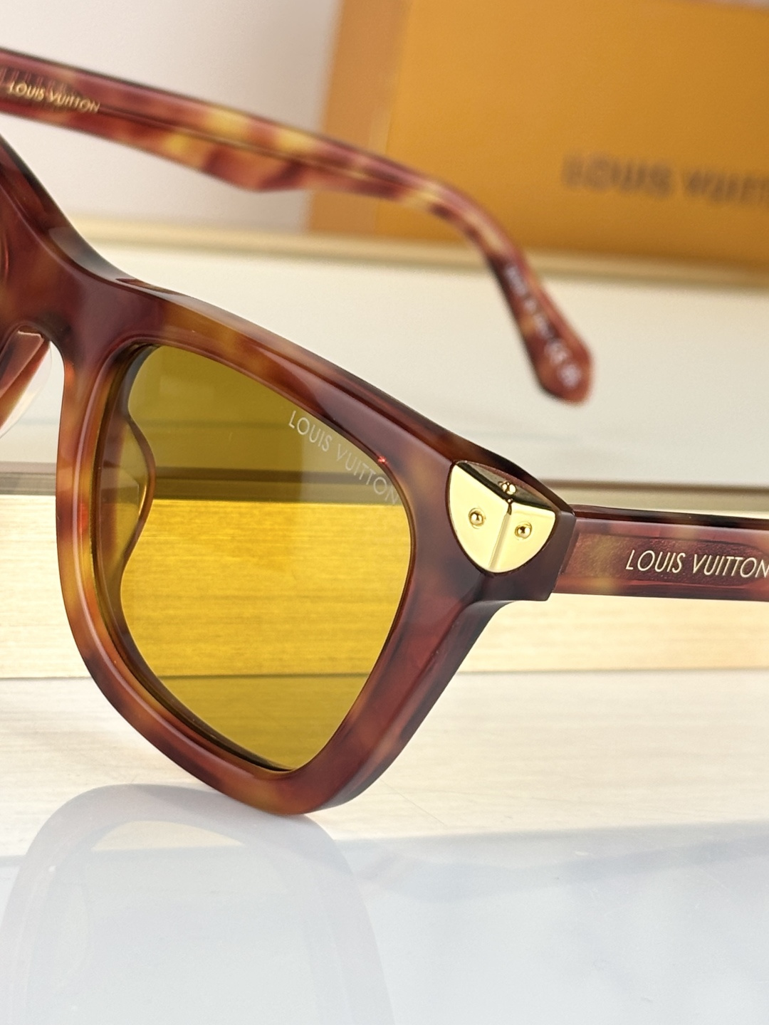 LOUIS VUITTO*MOD：Z3158USize：52口24-145