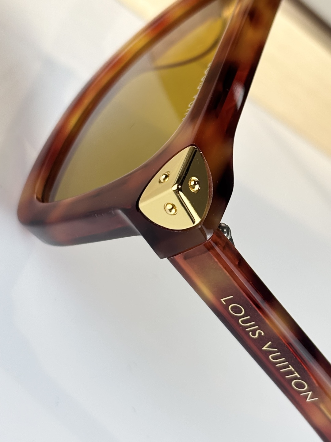 LOUIS VUITTO*MOD：Z3158USize：52口24-145