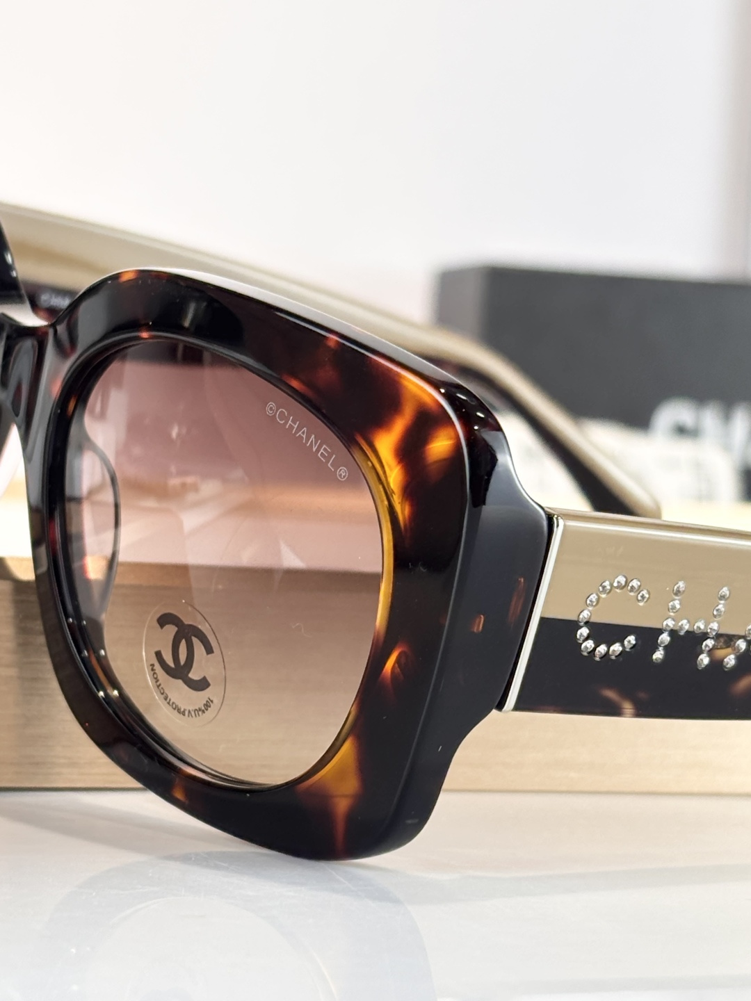 CHANELMODEL：CH5563BSIZE：53口21-140