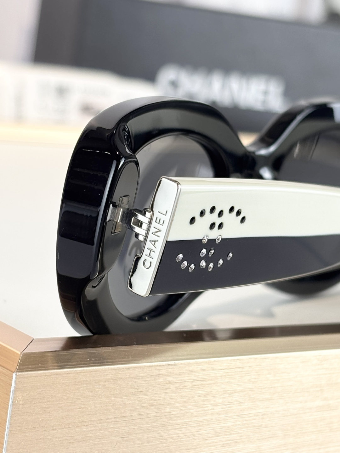 CHANELMODEL：CH5562BSIZE：53口19-140