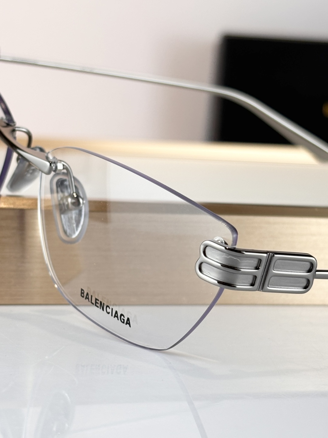 BALENCIAG* Mod：BB0490OSize：62口16-145