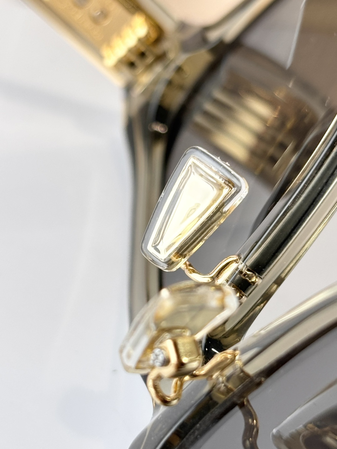 Bottega Venet*Mod：BV1402SKSize：55口19-145。