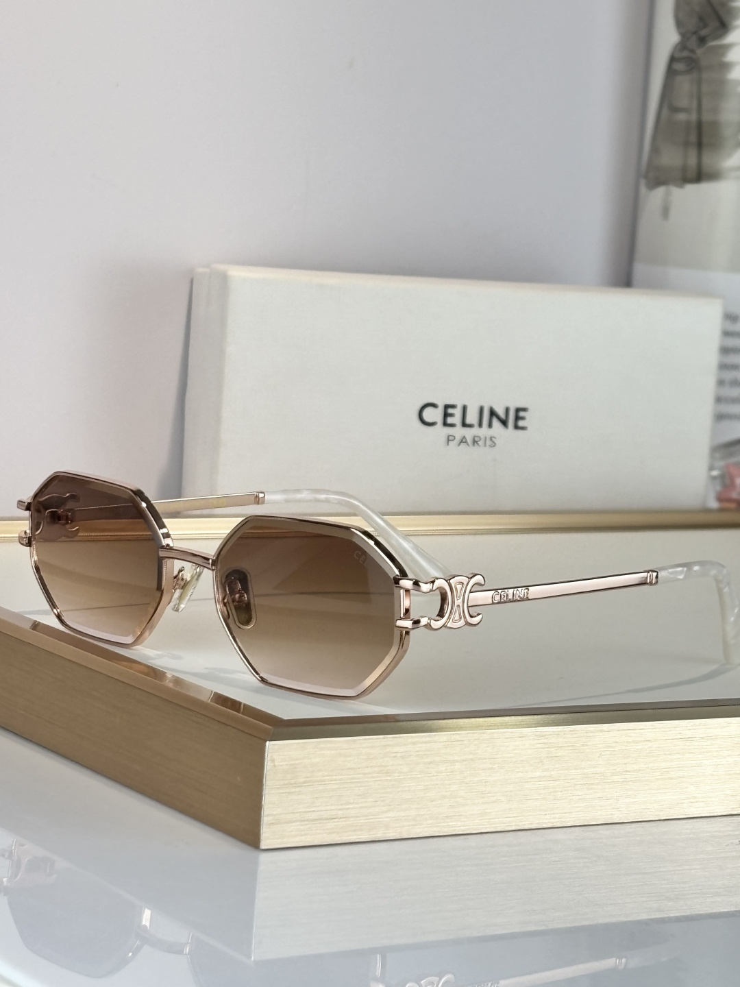 CELINEMOD：CL42149USize：57口18-140