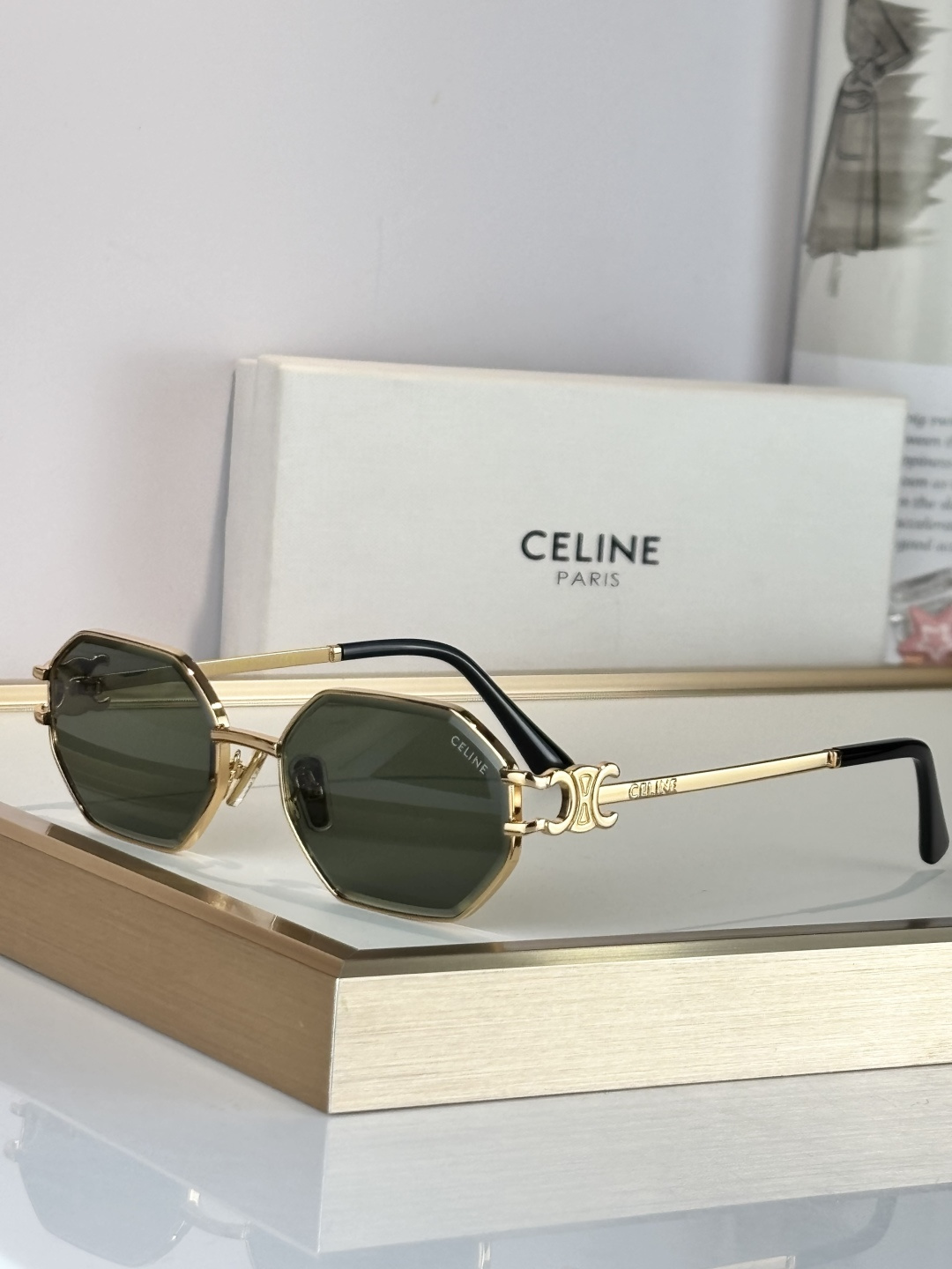 CELINEMOD：CL42149USize：57口18-140