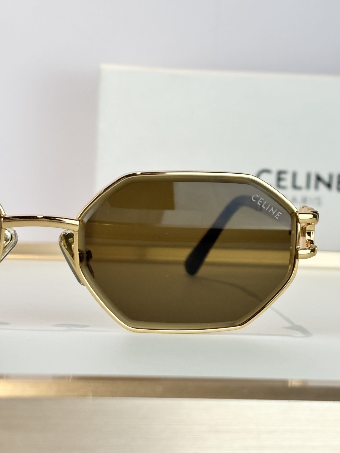 CELINEMOD：CL42149USize：57口18-140