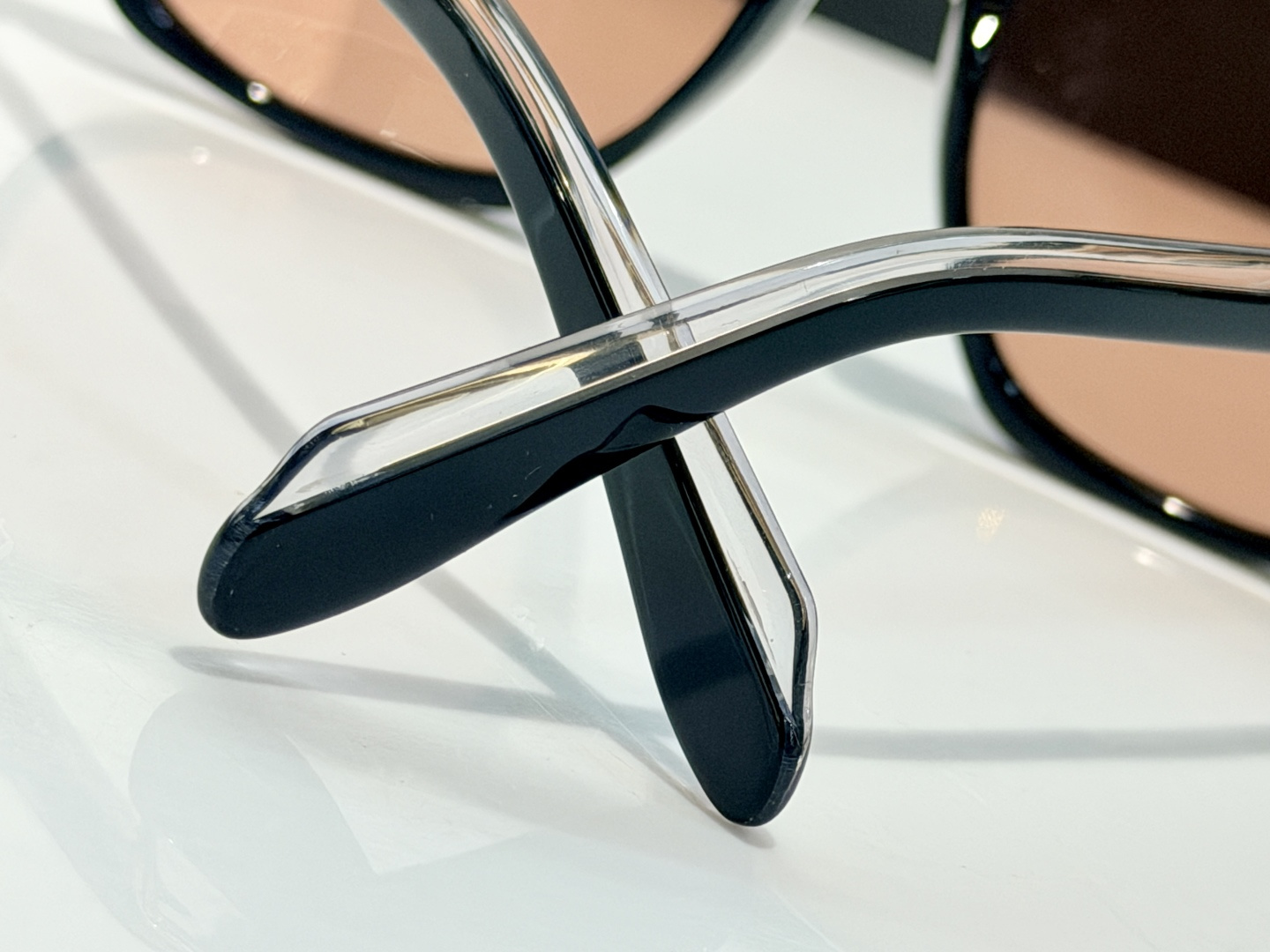 CUTLER AND GROSSMod：CGSN1394size：57口19-150备受期待的德国手工眼