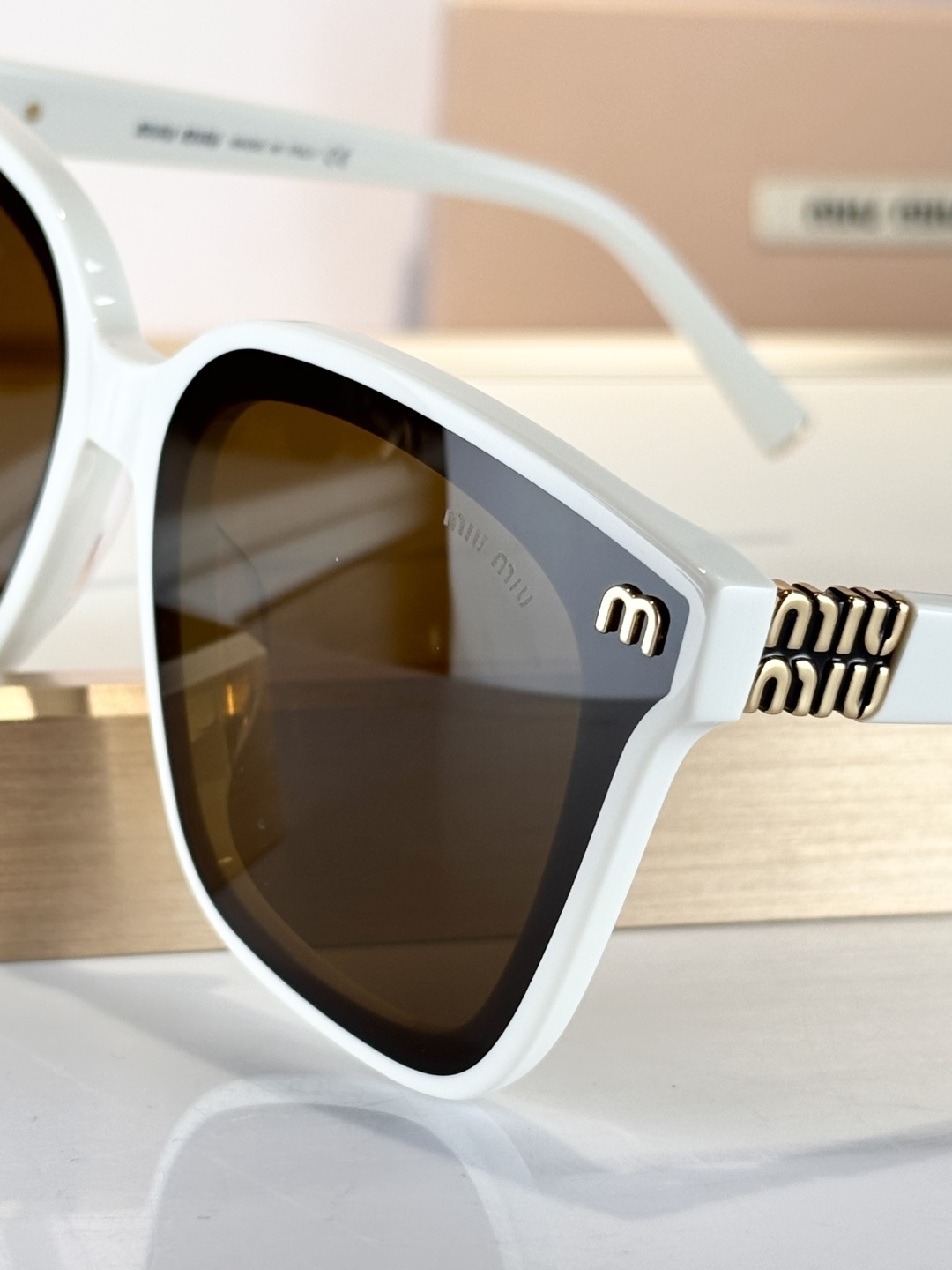 MIU MIUMOD：VMU81SSize：65口14-145