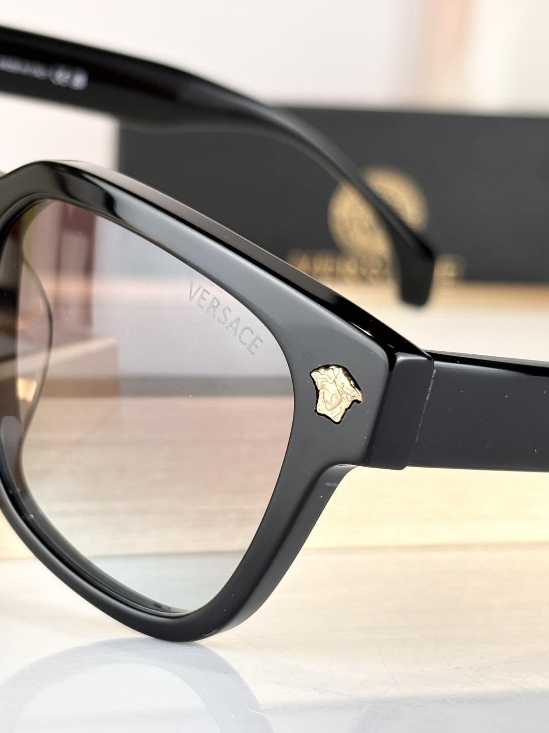 VERSACEMOD：VE4513DSize：56口17 140