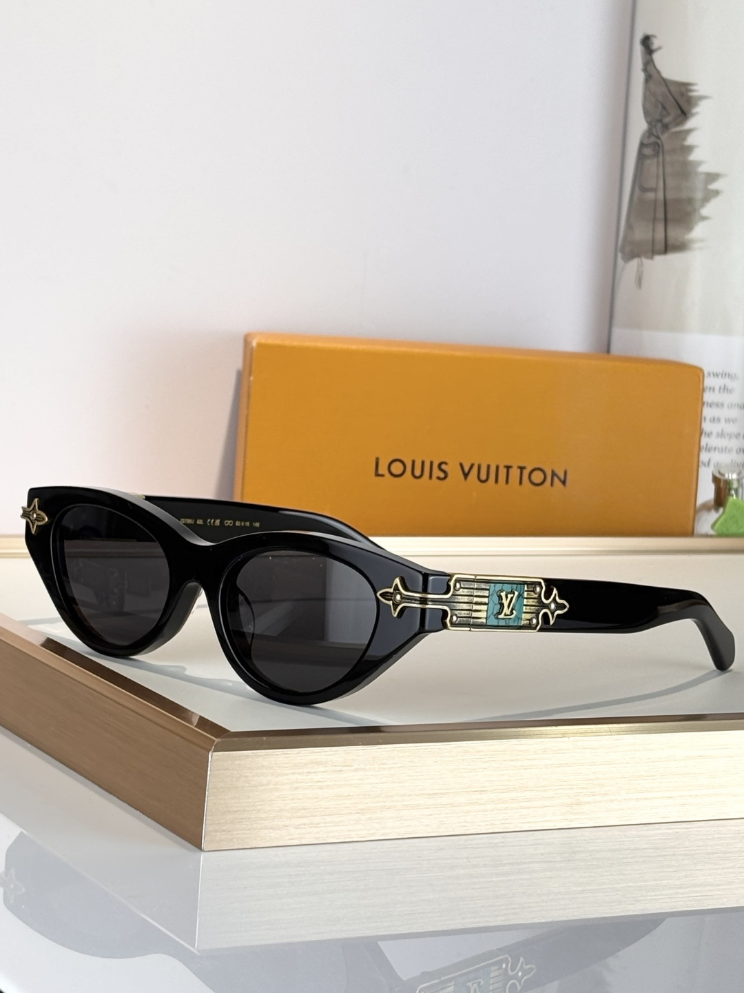 LOUIS VUITTO*MODEL：Z2736USIZE：50口18-145