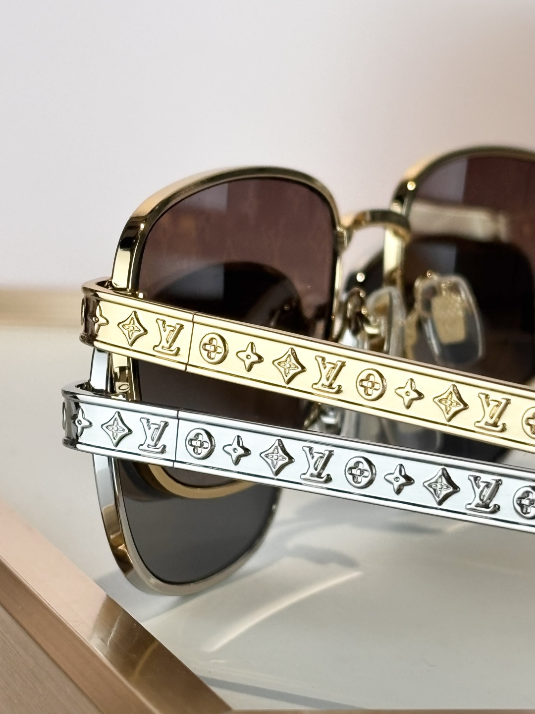 LOUIS VUITTO*MODEL：Z2931USIZE：54口20-145