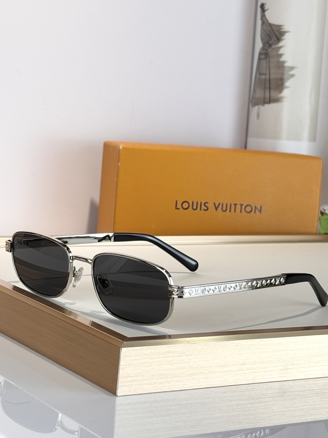 LOUIS VUITTO*MODEL：Z2931USIZE：54口20-145