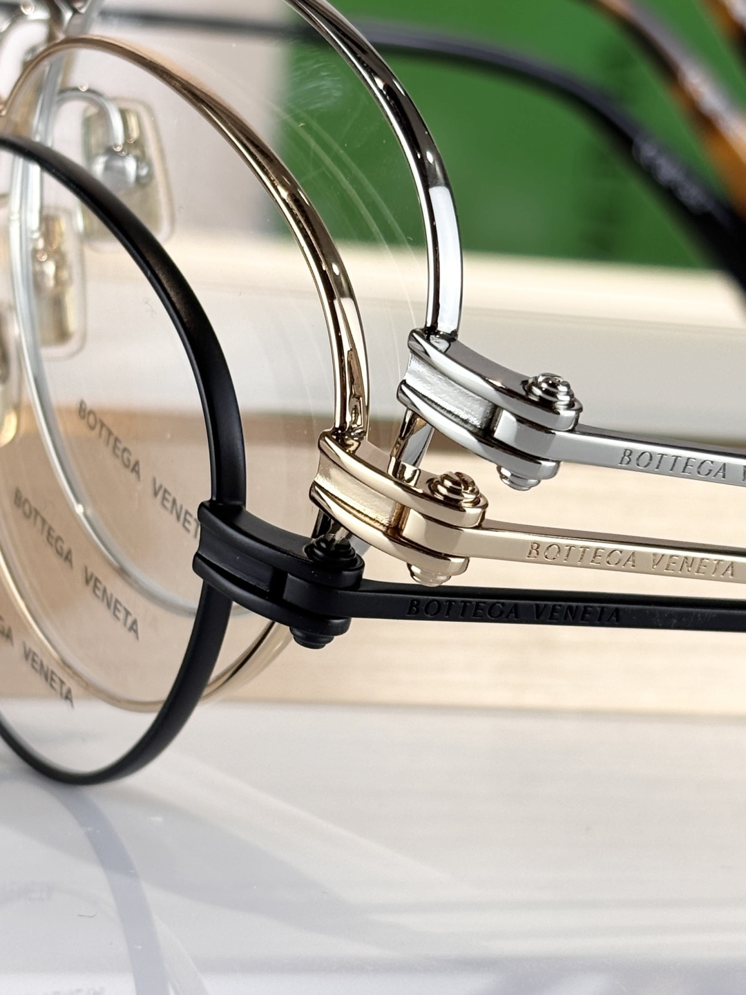 BOTTEGA VENET*MODEL：BV1382SSIZE：51口20-145