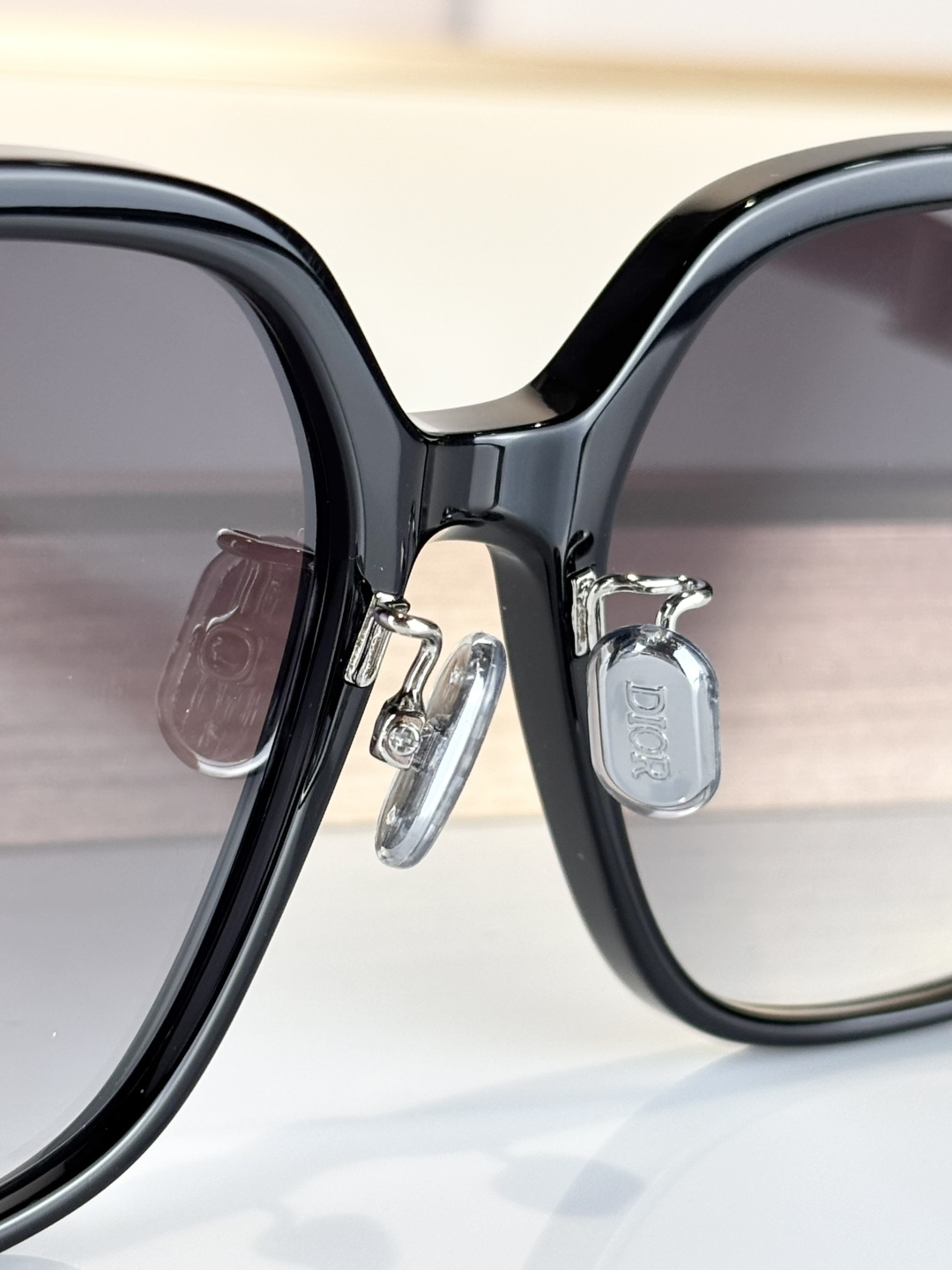 DIO*MODEL: Dior Treasure S1FSIZE：56口18-145