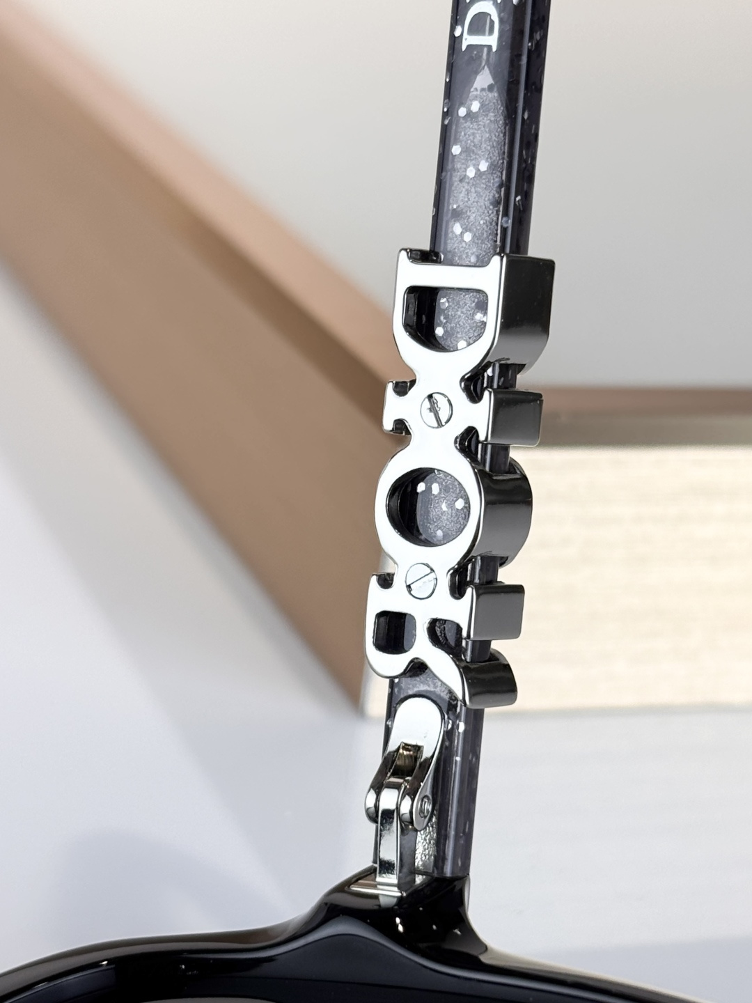 DIO*MODEL: Dior Treasure S1FSIZE：56口18-145