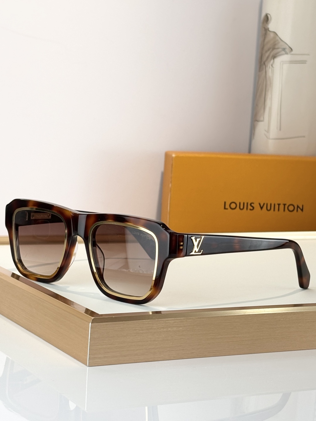 Louis Vuitton Sunglasses   LV 