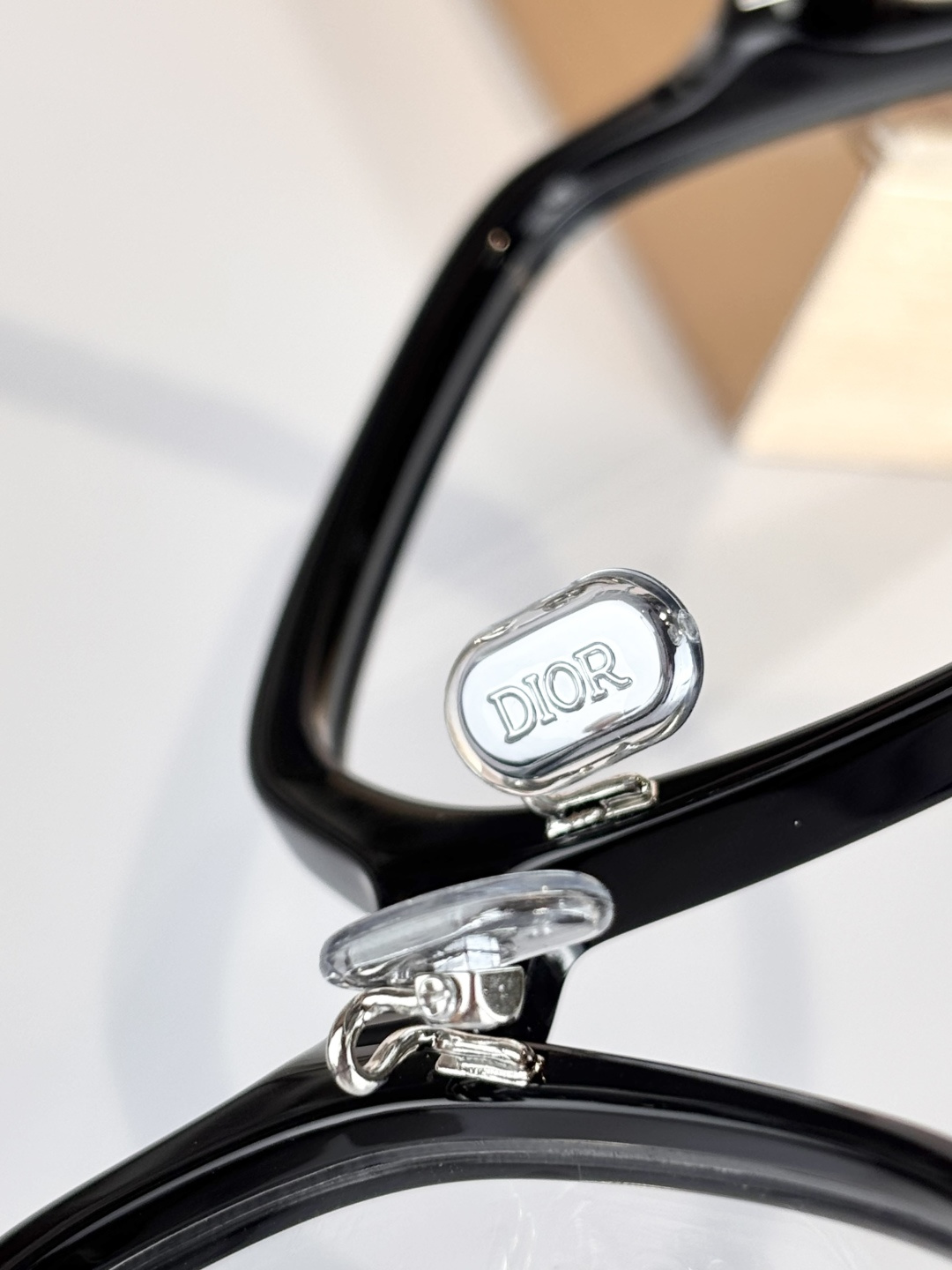 DIO*MODEL: Dior Treasure S1FSIZE：56口18-145