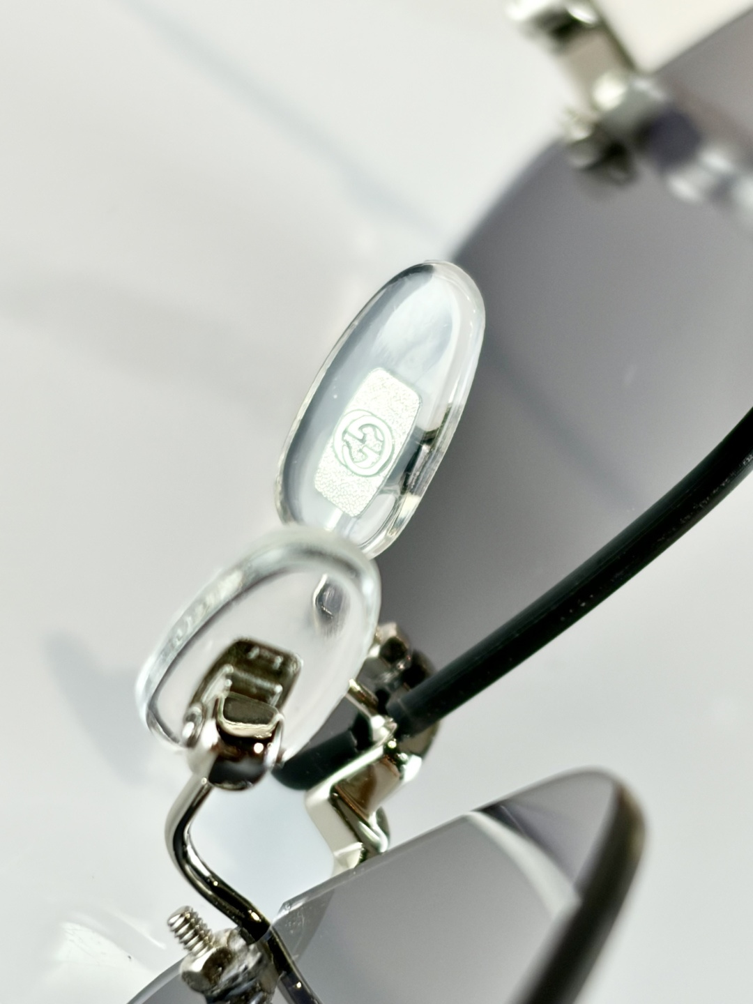 GUCCIMOD：GG2245SSize：57口17-145