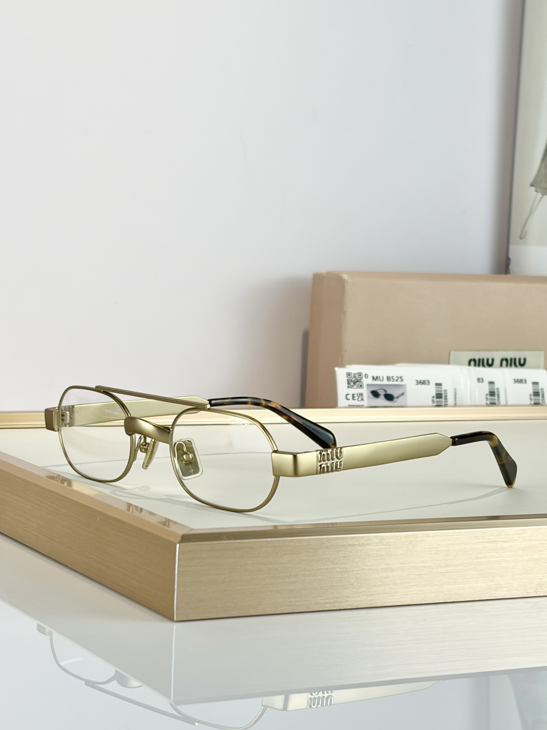 MIU MIUMODEL:MU B52SSIZE：52口21-135