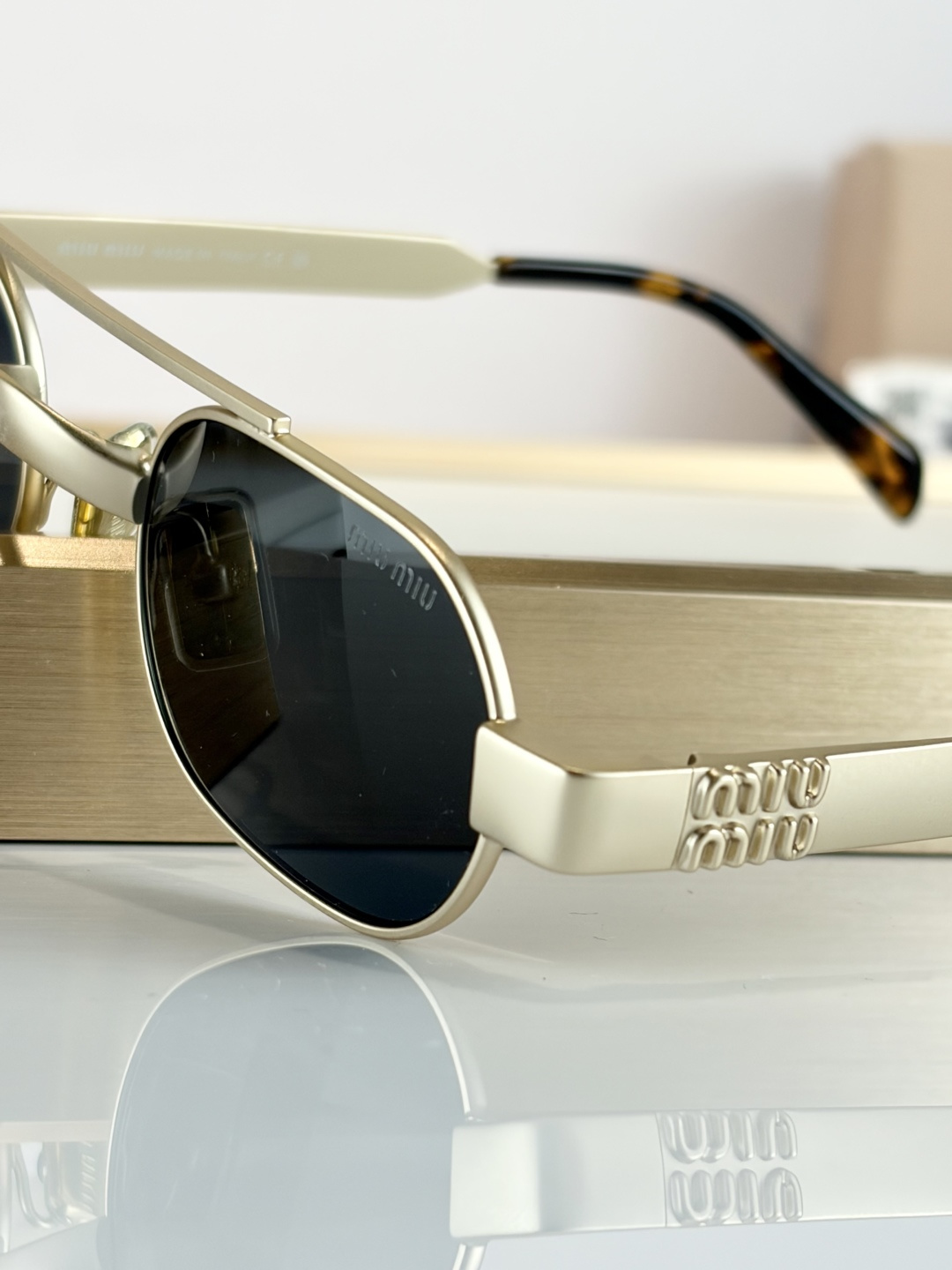 MIU MIUMODEL:MU B52SSIZE：52口21-135