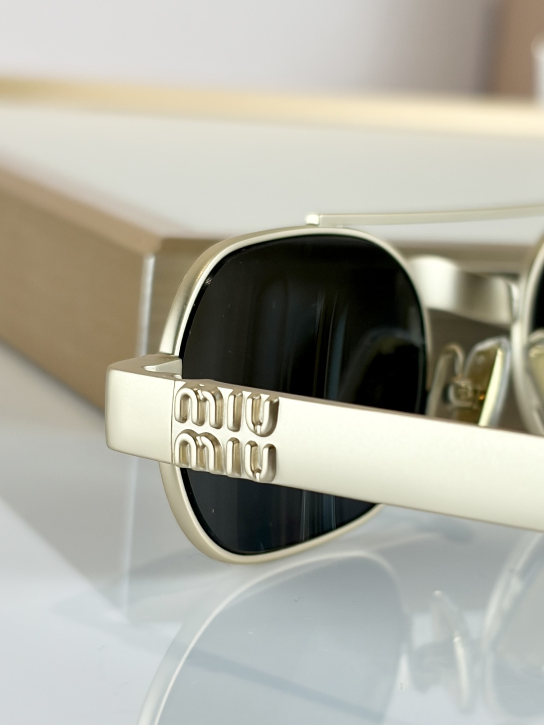 MIU MIUMODEL:MU B52SSIZE：52口21-135