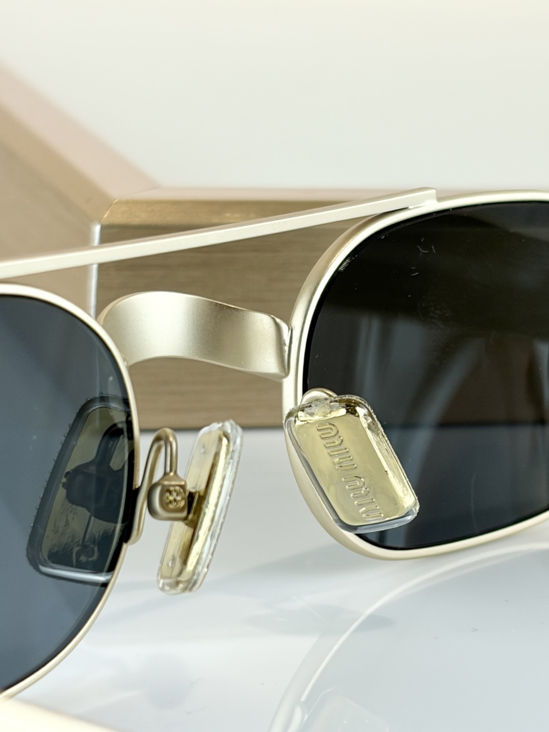 MIU MIUMODEL:MU B52SSIZE：52口21-135